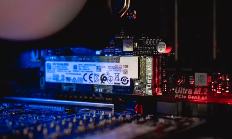 سيعمل Microsoft DirectStorage للكمبيوتر الشخصي مع محركات أقراص الحالة الصلبة PCIe 3.0 باب العلم D-3elm
